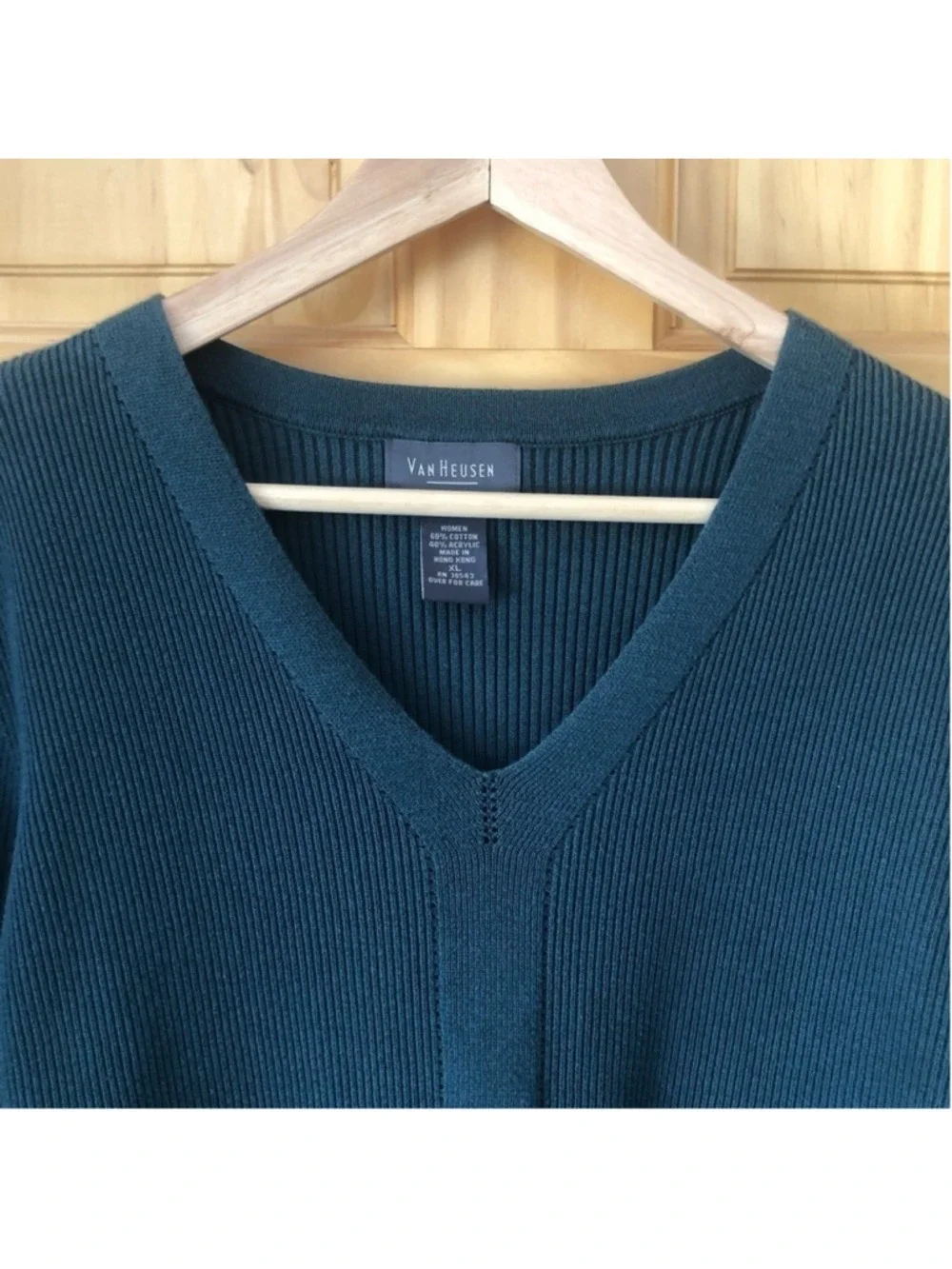 Vintage Van Huesen ribbed v-neck sweater women’s size XL